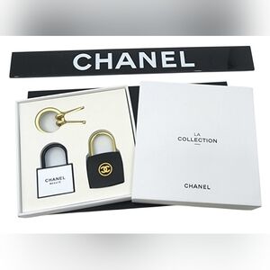 CHANEL Black and Gold Key Holder Set
